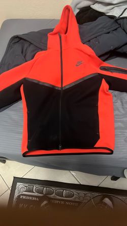 nike tech (orange ,black)