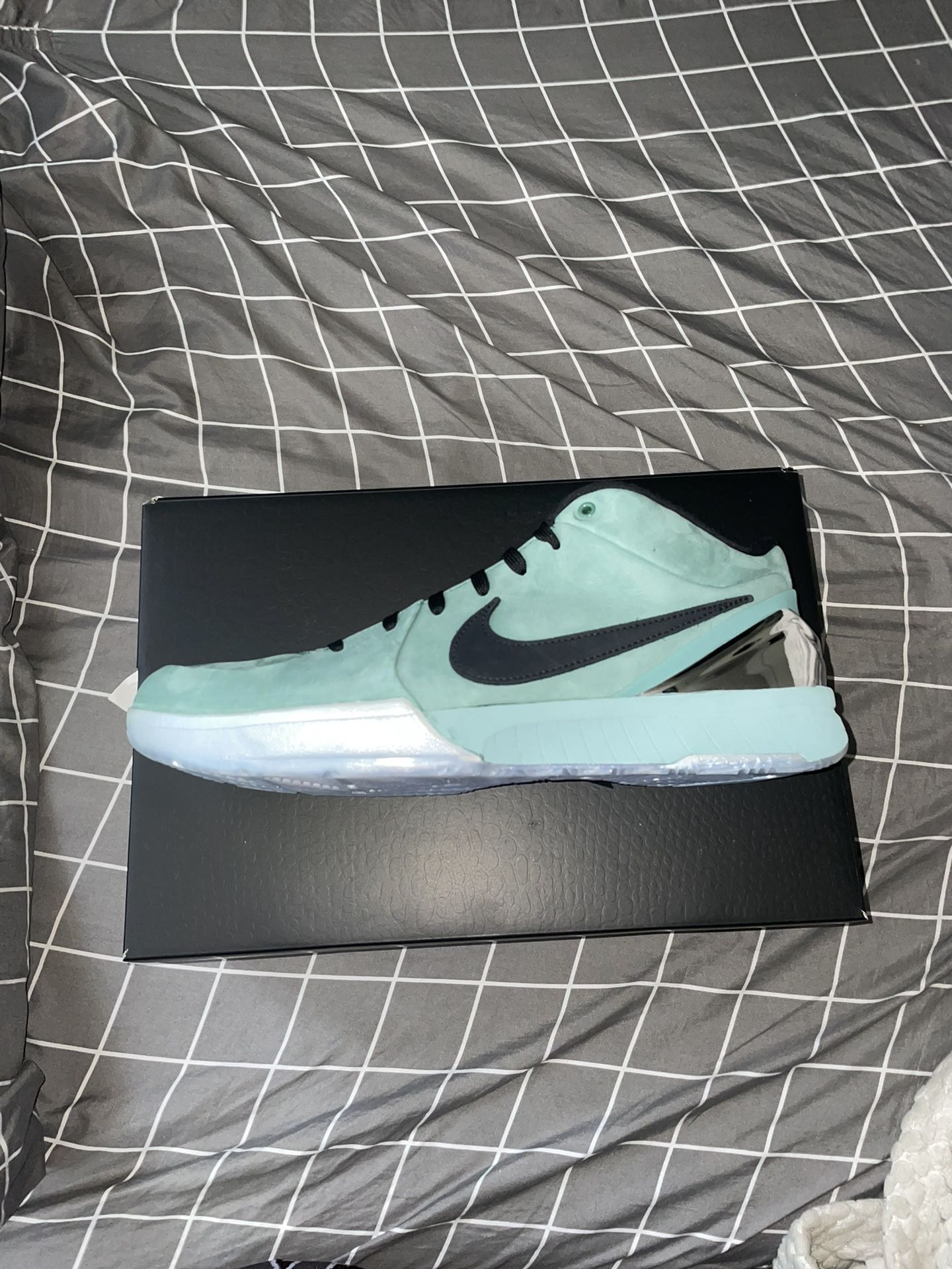 Nike Kobe 4 Girl Dad Size 8 Mens