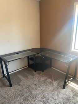 A L shaped office table
