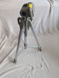 CAMERA TRIPOD
