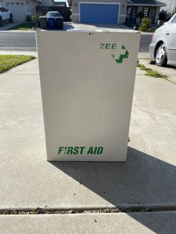 Steel First Aid Cabinet 