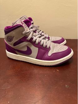 Nike Air Jordan 1 Mid Magenta