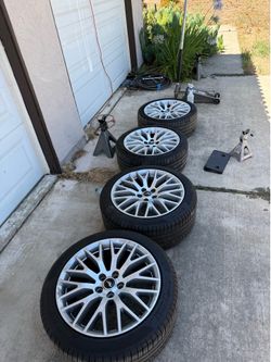 Ford Mustang Premium Staggered Wheels & Tires – Set of 4