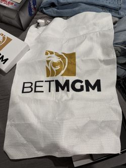 mgm grand golf balls and towel set