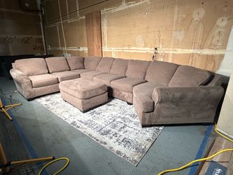 Huge 6-Piece Beige Sectional with Ottoman & Cuddle Corner