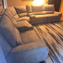 Mathis Brothers Recliner Sectional!!
