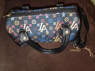 LV Cosmetics Bag / Cosmetiquera LV for Sale in Rancho Cordova, CA - OfferUp