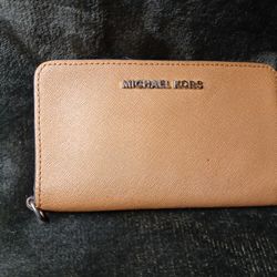 Michael Kors MK Zip Around Medium Wallet Brown