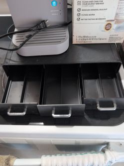 Keurig coffee maker with drawers & cleaning kit