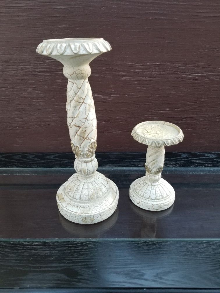 Small plant or candle pedestals