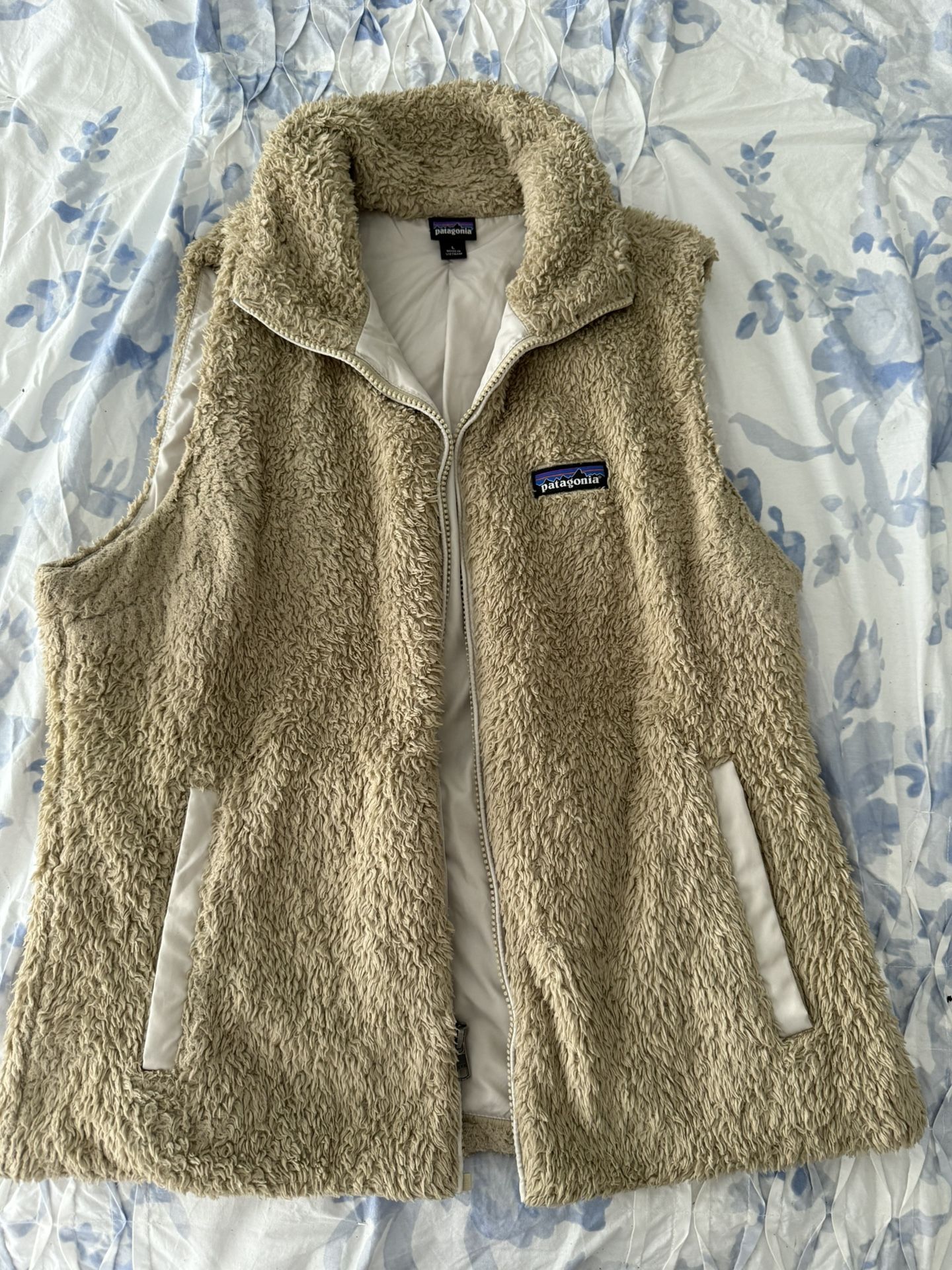 Patagonia Furry Vest - size Large