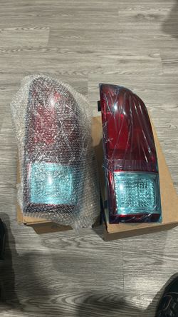 2016-2022 Toyota Tacoma Right Tail Light