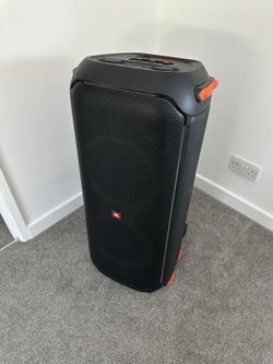 JBL PartyBox 710 Portable Party Speaker with Built-In Lights