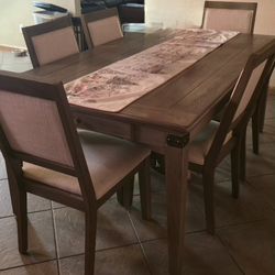 Dinning Table 