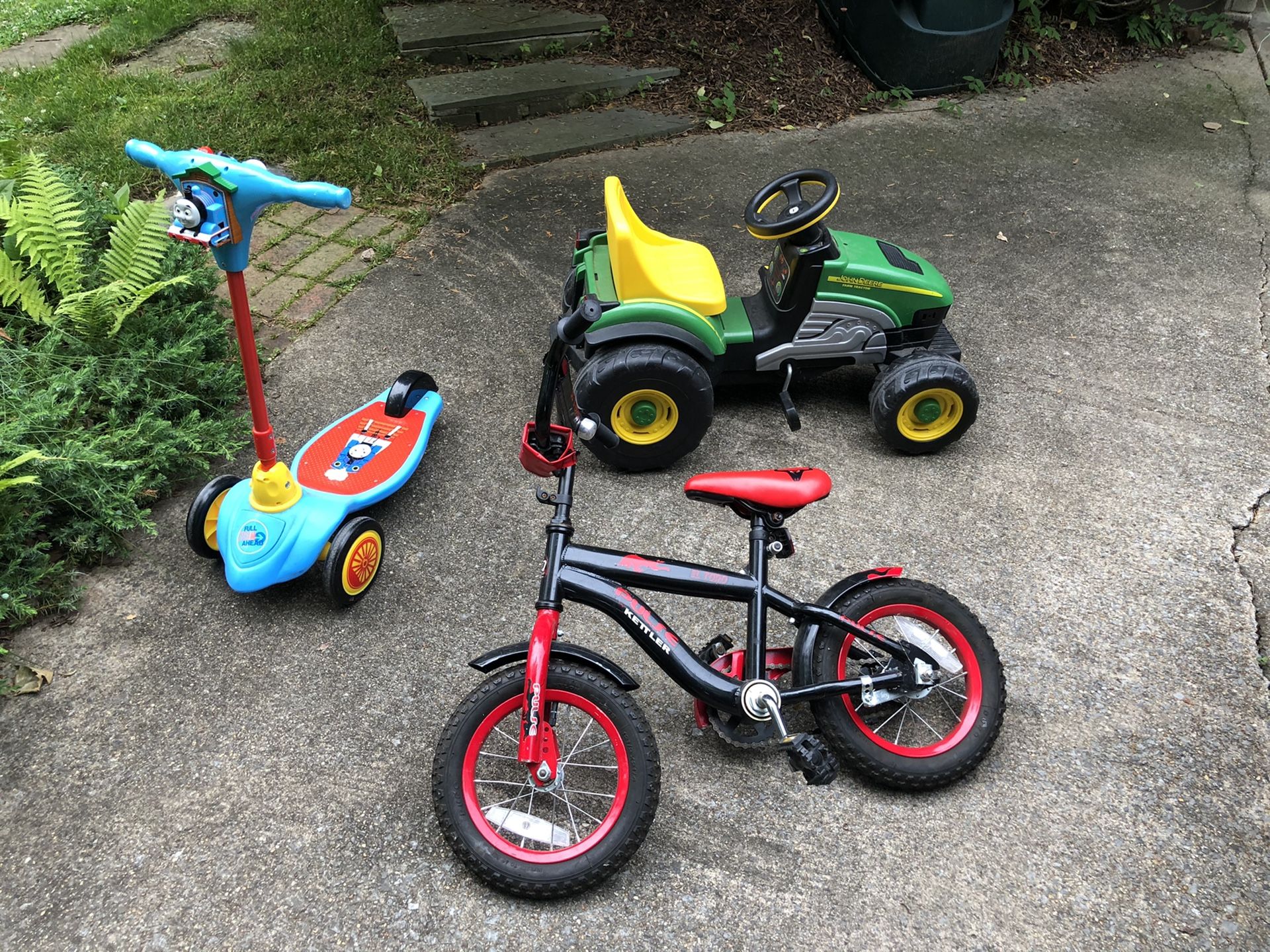 Small kid package: Thomas scooter, John Deere Tractor and beginner’s bicycle