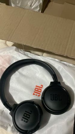 JBL Headphones – Like New!