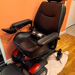 Titan Mid-Wheel Power Wheelchair / Scooter - 18" Seat - Excellent Condition 