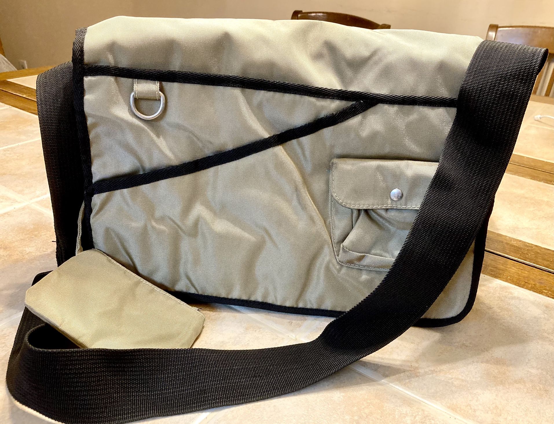 Medium Sized Beige Messenger Bag