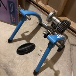 Giant Indoor Stationary Bike Trainer
