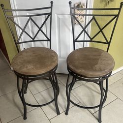 Bar Stool’s, Great Condition, Swivel Seats, Sturdy.   $75.00 For Both. 