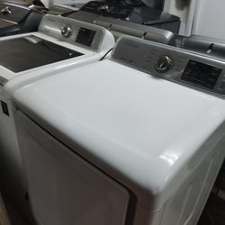 SAMSUNG WASHER AND DRYER WORKS GREAT