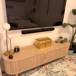 Tv console dresser