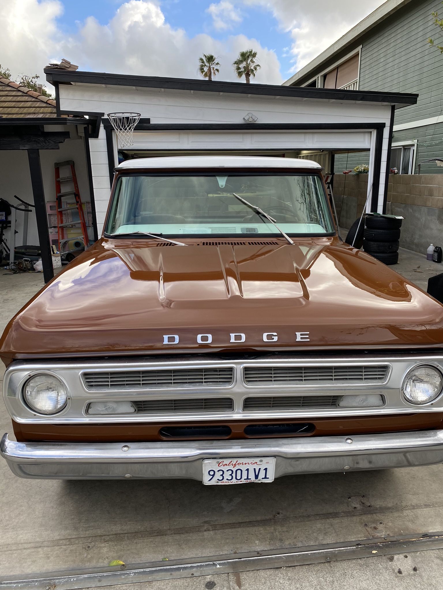 Classic Pickup Truck - 1972 Dodge D200