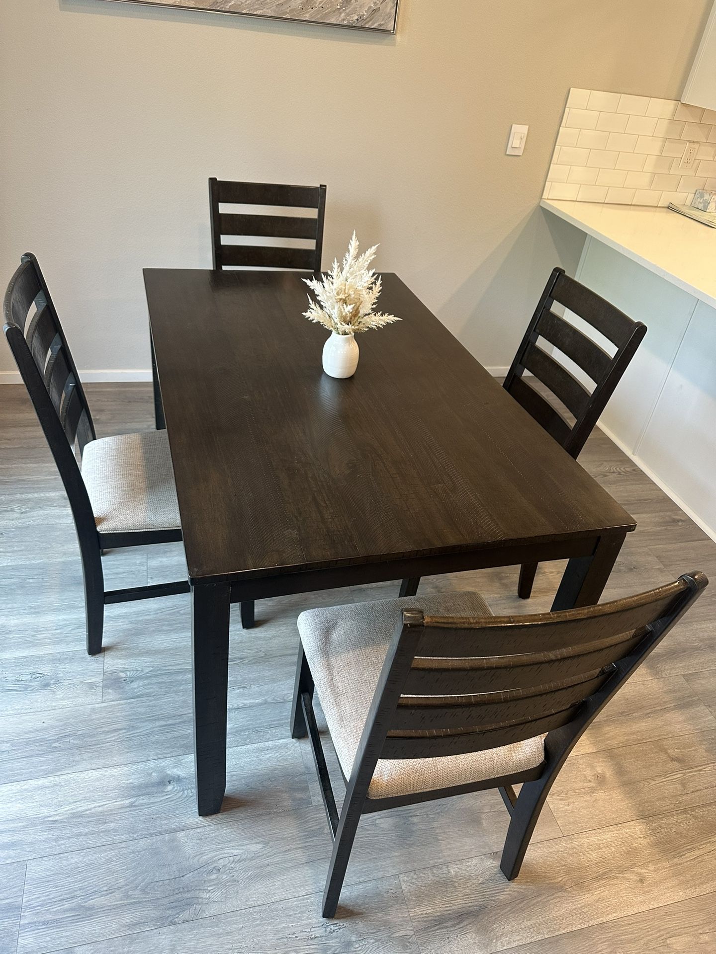 Premium Quality Solid Wood Dining Table 4 Chairs