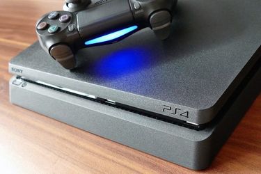 Ps4 Slim (1 TB)