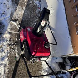 Milwaukee M18 FUEL 18V Lithium-Ion Brushless Cordless 1/2 in. Hammer charger, battery  and carry case.