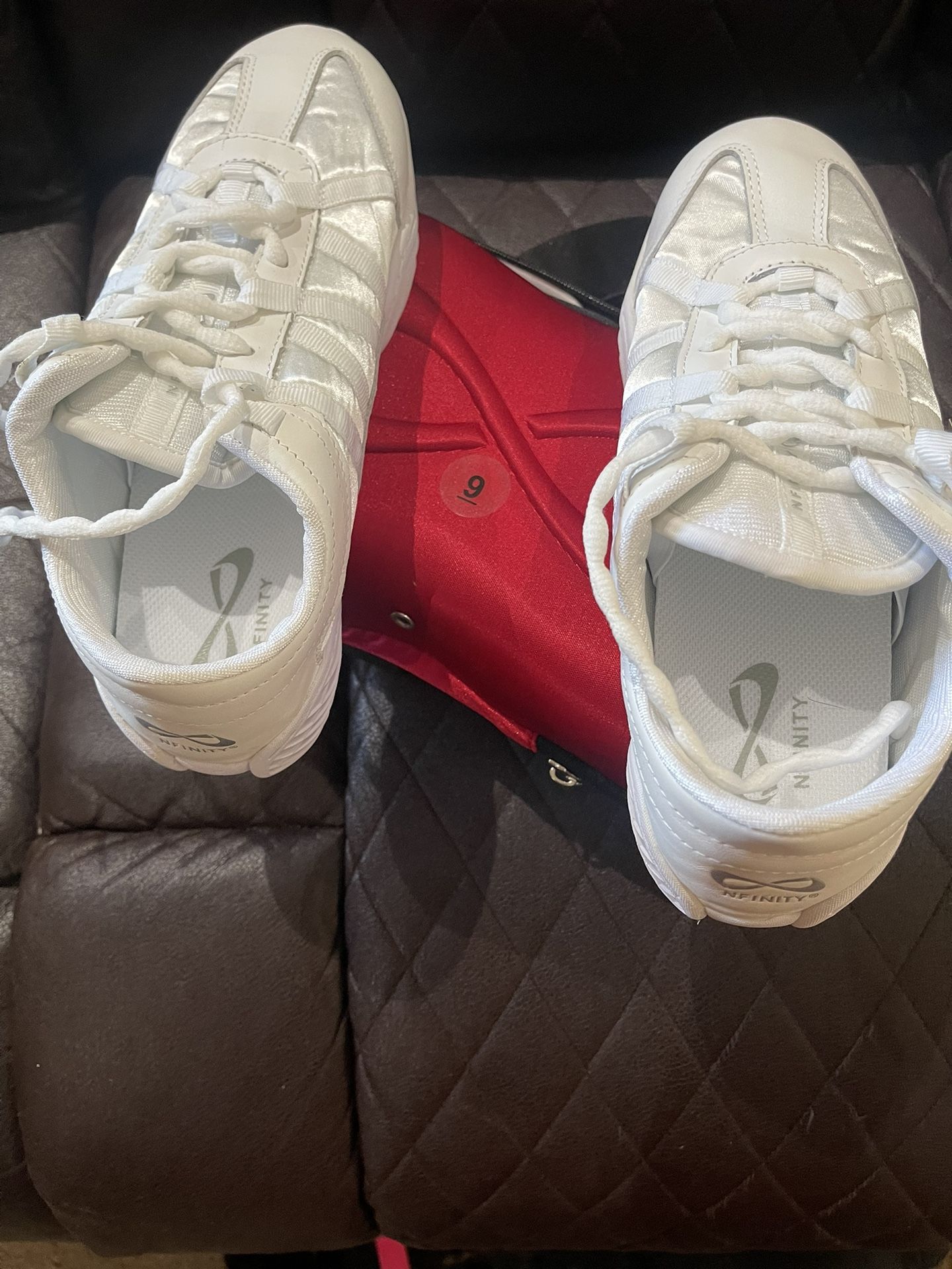 Zapatos Para Porrista (Shoes for cheerleaders)