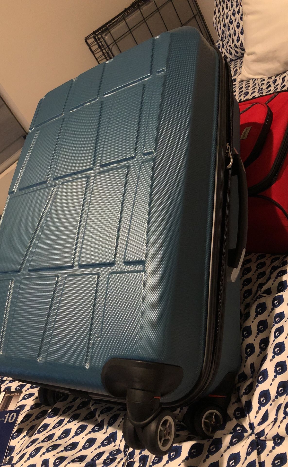 Two piece designer luggage set for Sale in Irvine, CA - OfferUp