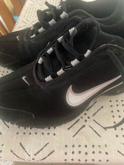 Nike tennis shoes