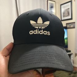 Adidas hat 