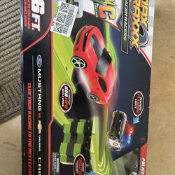 Max Traxxx Race Car Set Glow In Dark Cordless