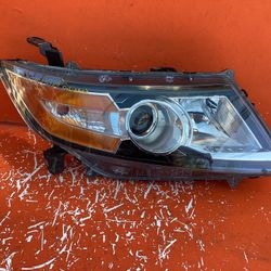 2011-2013 Honda Odyssey Right Passenger Side Headlamp Headlight OEM Used