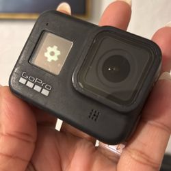 Go pro 8 With Extra Batteries 