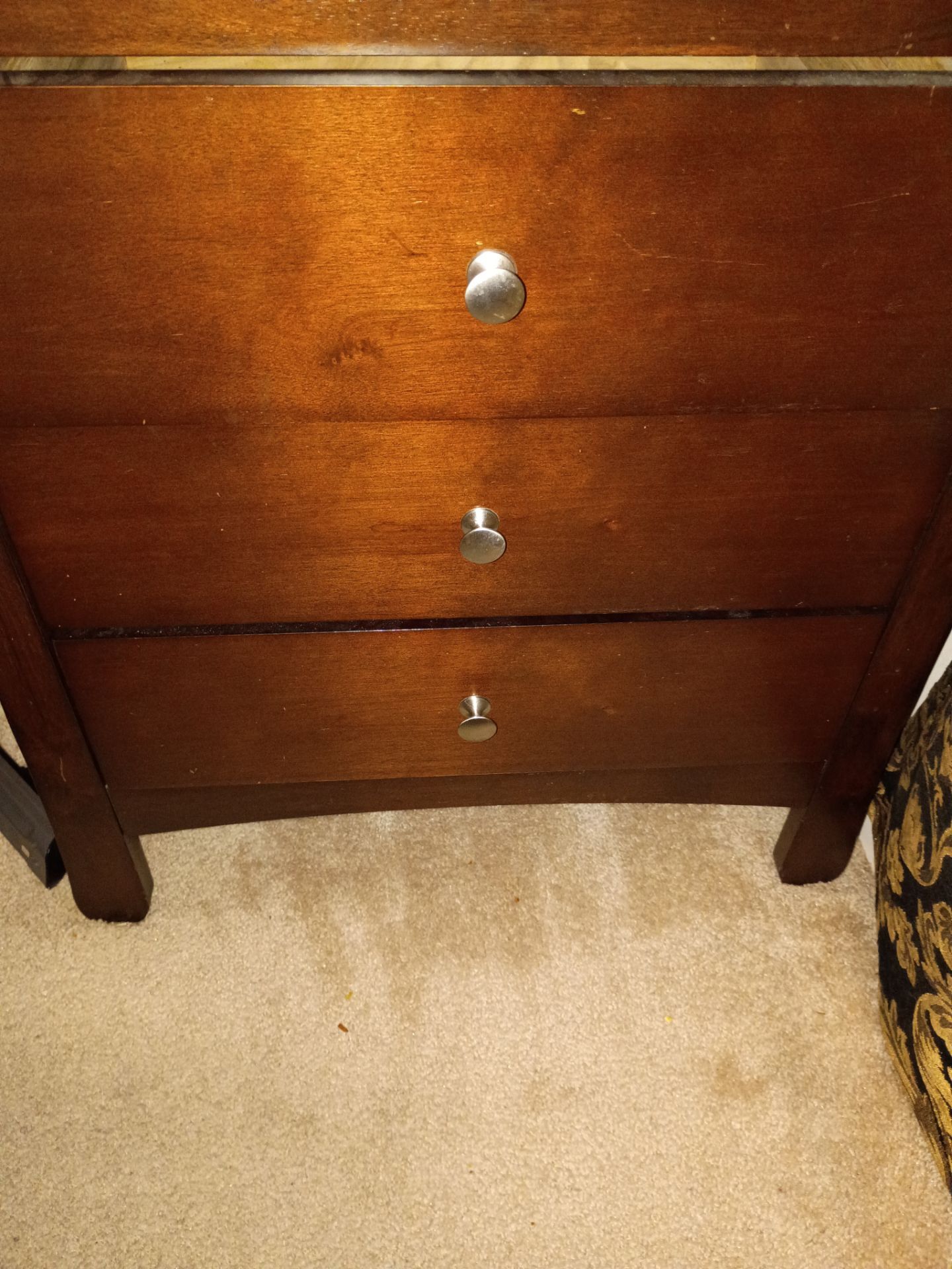 Dresser and 2 small end dressers