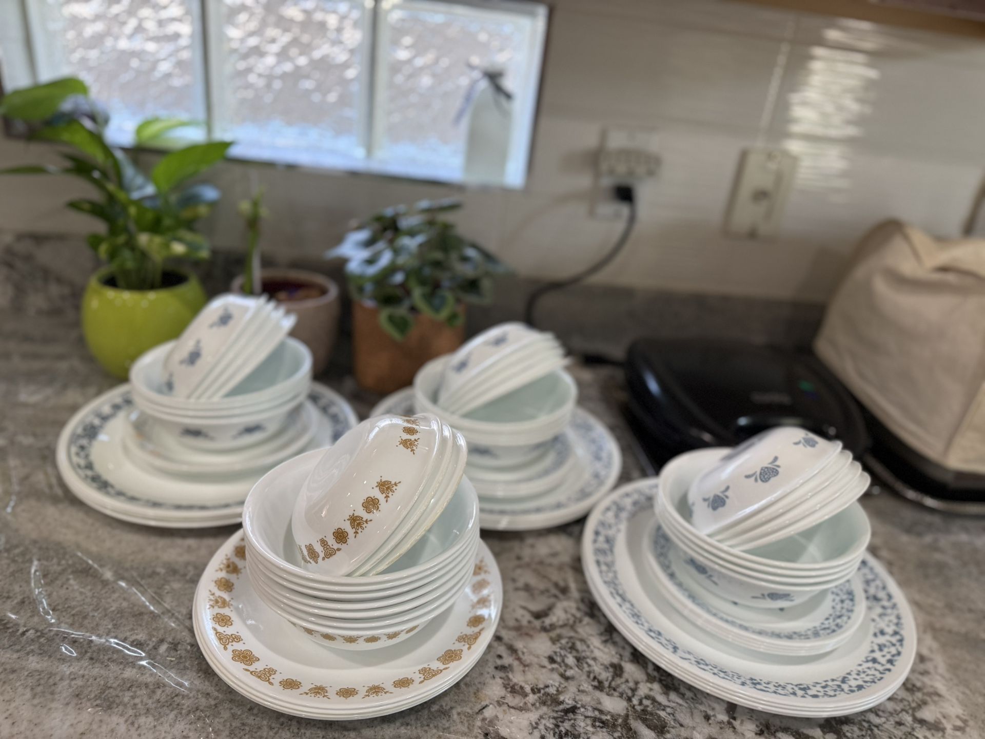 Corelle  Dinner Wears.  Light And Sturdy. 60 Psc Total . 