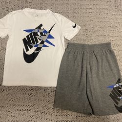 Boys Nike Shirt And Shorts Set Size 8-10