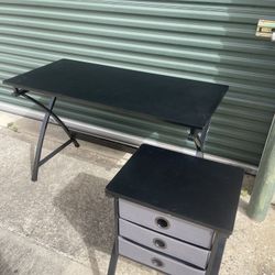 Desk W Side File Cabinet 