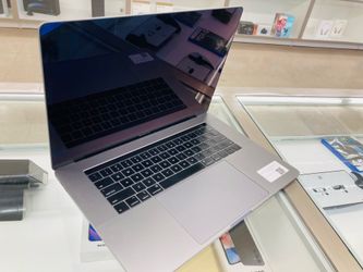 MacBook Pro 2018 16gb ram 512gb ssd
