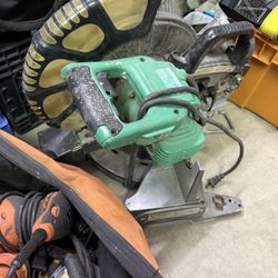 Hitachi 10-inch Single Bevel Compound Miter Saw