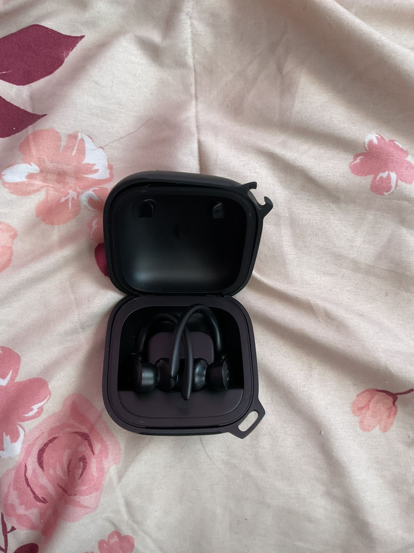Powerbeats Pro Great Condition Pick Up In The Bronx Cash Only PRICE IS FIRM !!!!