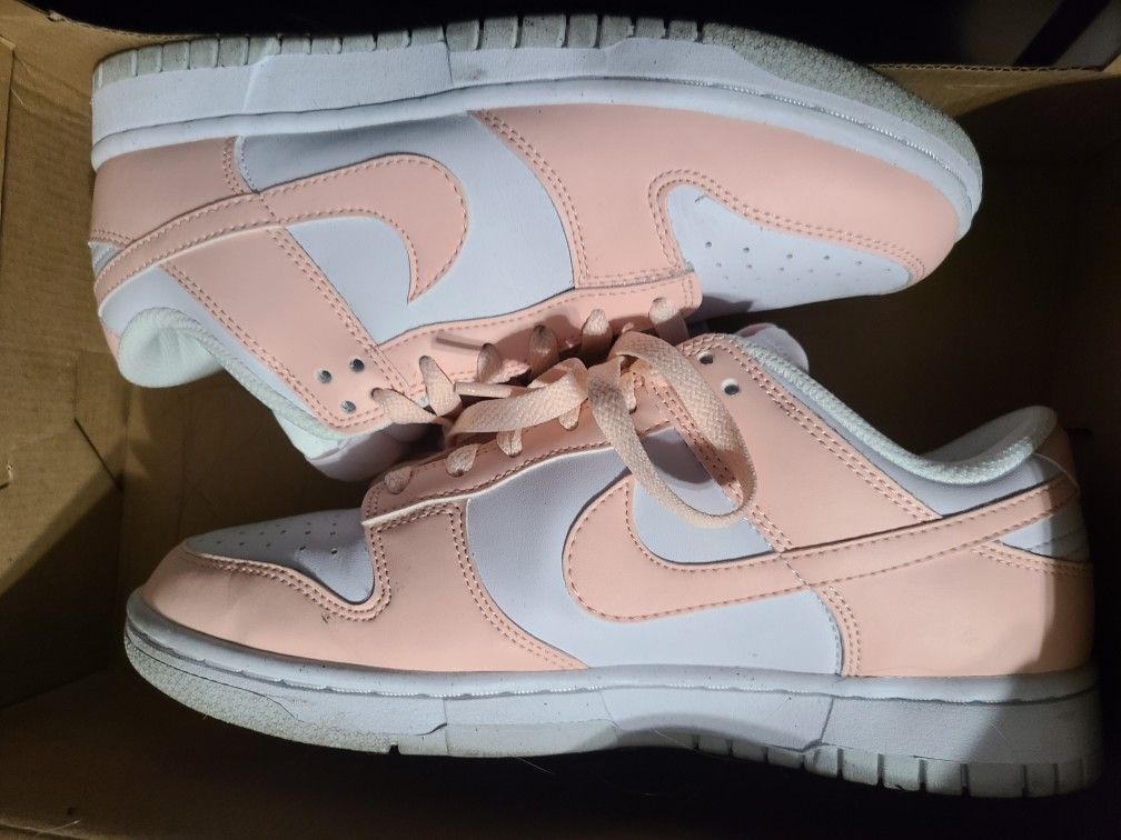 Nike Dunk Pale Coral Size 7.5w