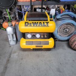 Dewalt Air Compressor 4.5 Gallon