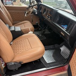 84 Ford Bronco 2  V6 