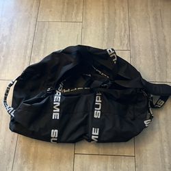 Supreme duffle Bag (SS18)