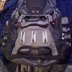  MENS OAKLEY TACTICAL FIELD GEAR ICONIC BACKPACK Y2K
