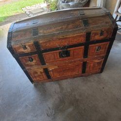 Old Vintage Steamer Trunk